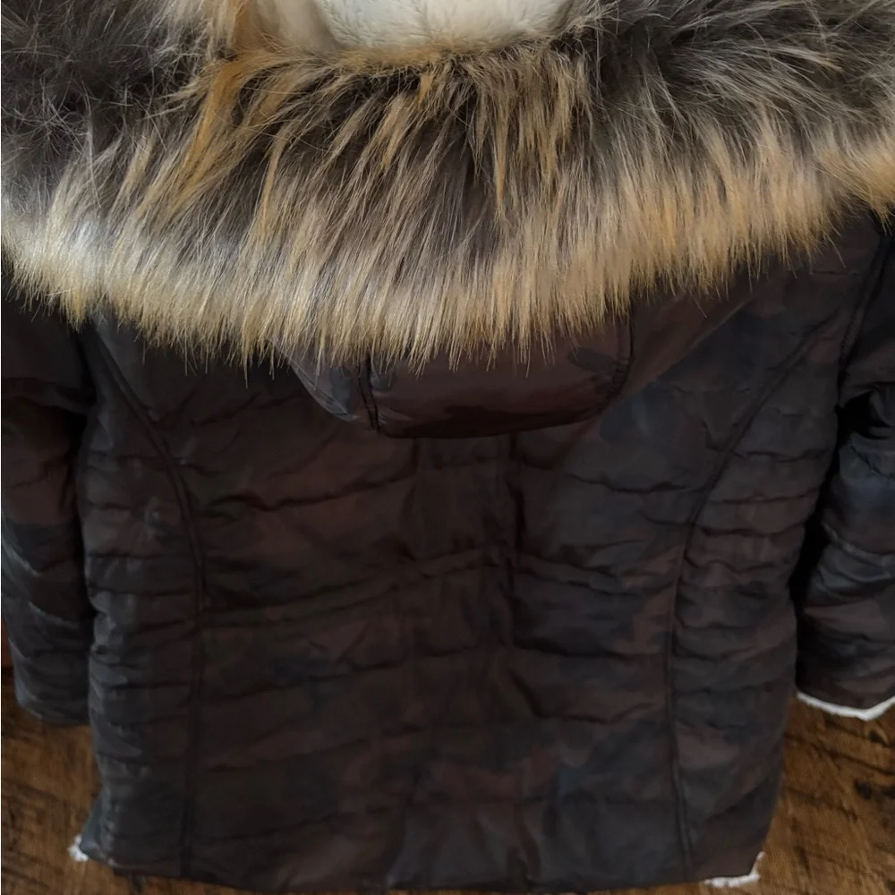 Canada Weather Gear Women's Brown Camouflage Puffer Jacket - Picture 8 of 8